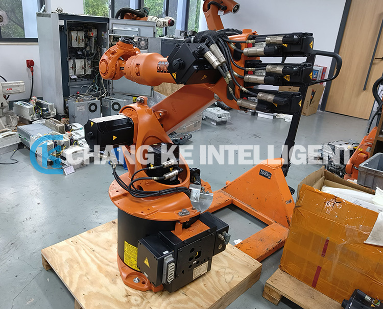 KUKA KR C2 Robot Body KR16-2